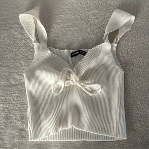 Size small white cropped too